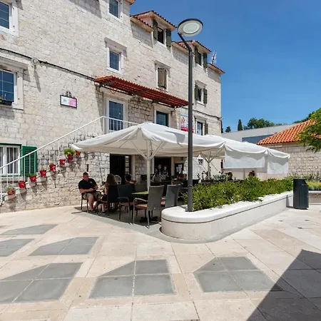 Old Bridge Hotel Trogir