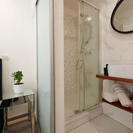 Old Bridge Guest house 3*